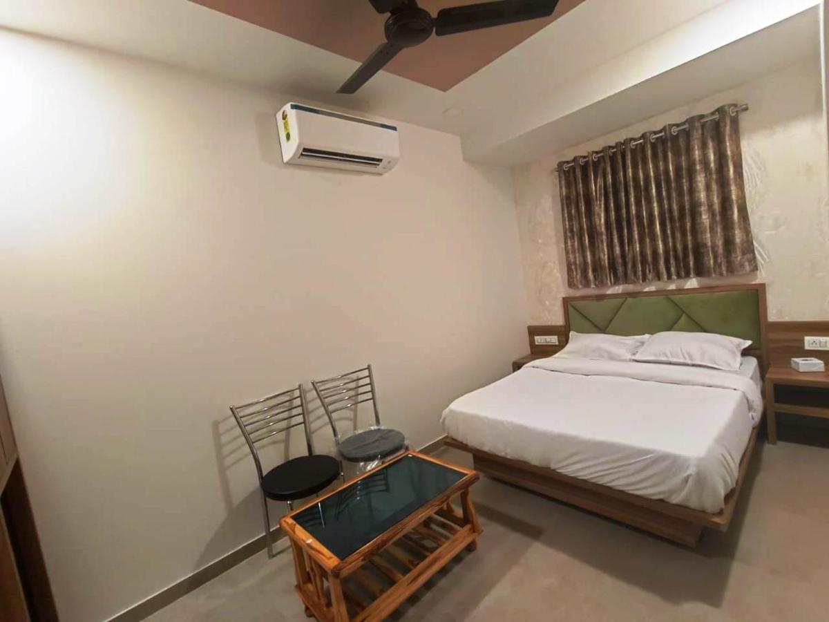 Sai Sagar Lodging & Boarding Ulhāsnagar المظهر الخارجي الصورة
